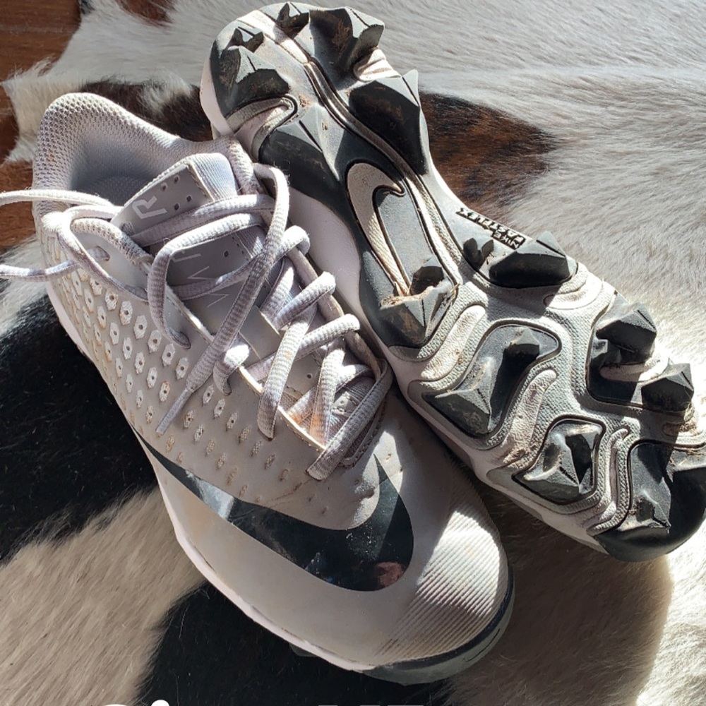 Boys Nike baseball cleats